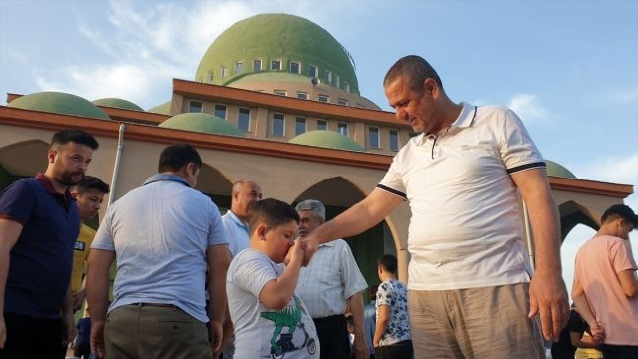 Yurt genelinde bayram idrak ediliyor