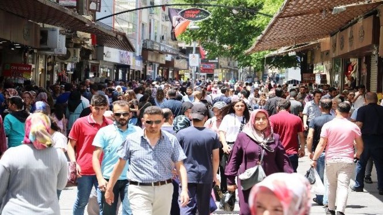 Gaziantep'te bayram alışverişi yoğunluğu