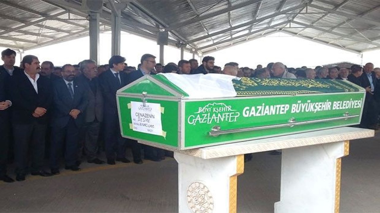 Gazeteci Kınacılar annesini kaybetti