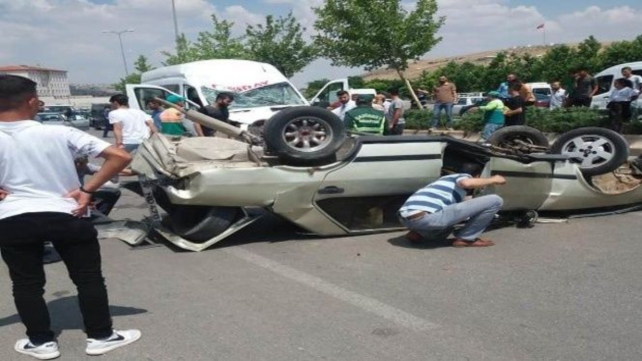 Otomobil ile minibüs kafa kafaya çarpıştı: 2 yaralı