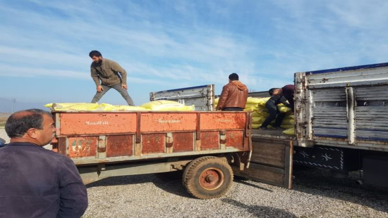 Nurdağı'nda mera alanına taban gübresi atıldı