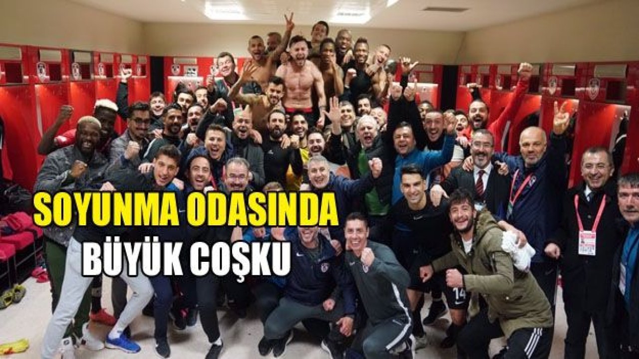 Soyunma odasında büyük coşku