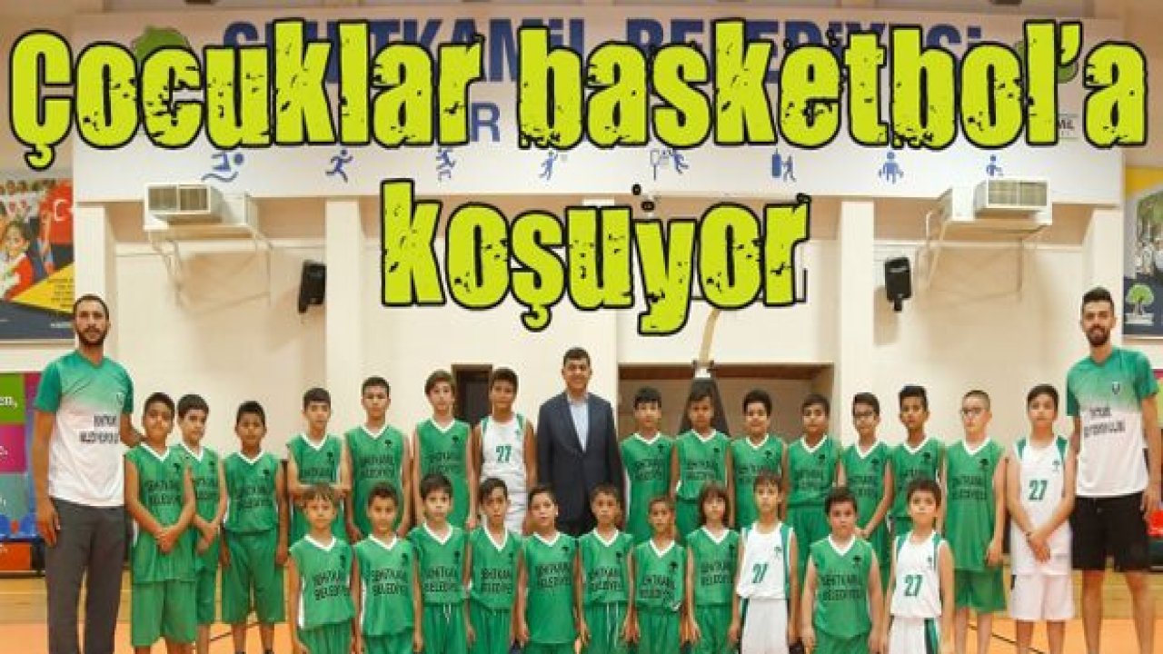 Çocuklar basketbol'a koşuyor