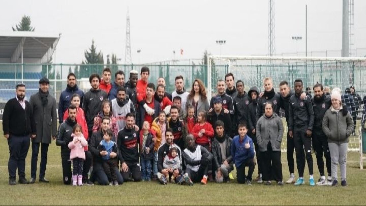 GAZİANTEP FK'NIN ÖZEL MİSAFİRLERİ VARDI