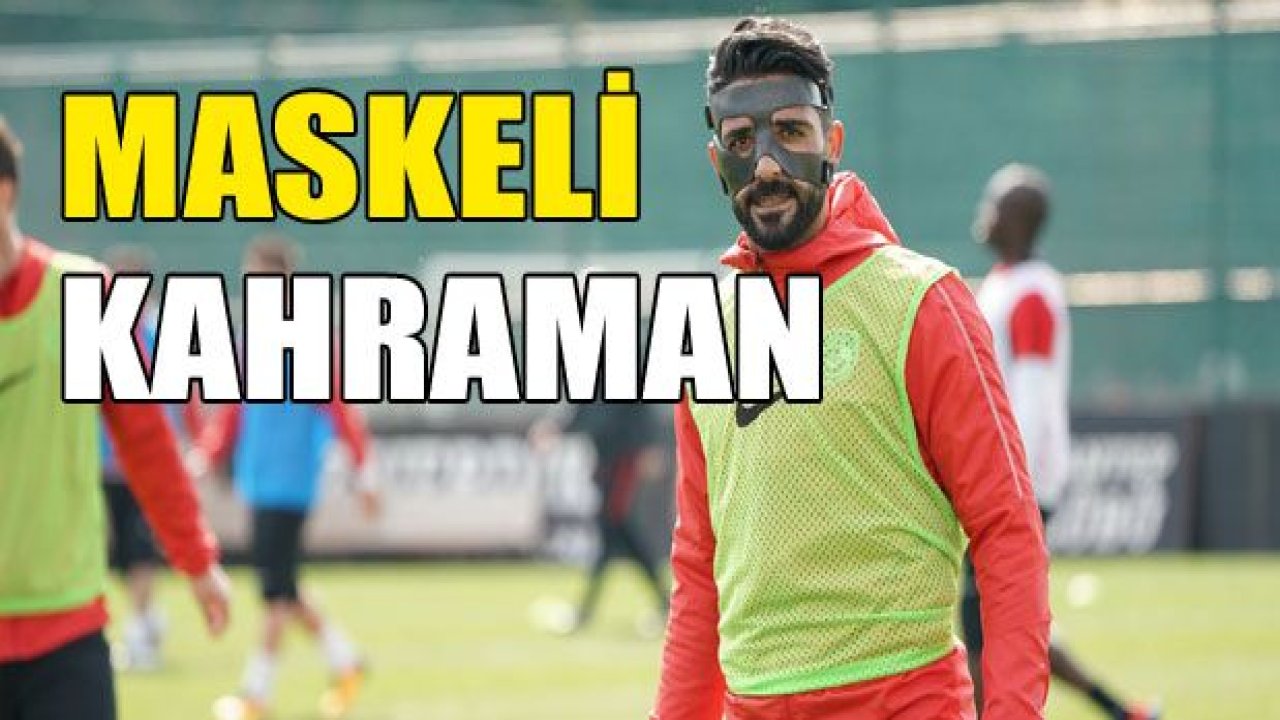 Maskeli kahraman göz kamaştırıyor