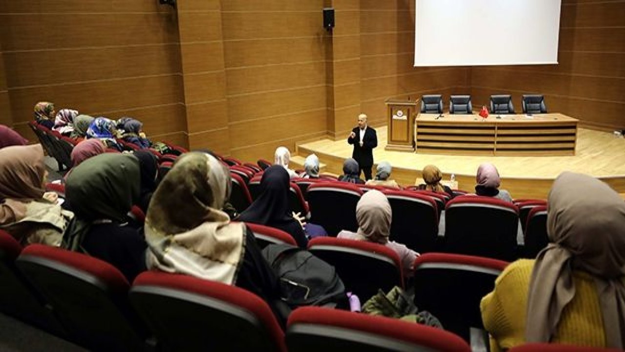 Prof. Dr. Akbaş öğrencilerle söyleşi gerçekleştirdi