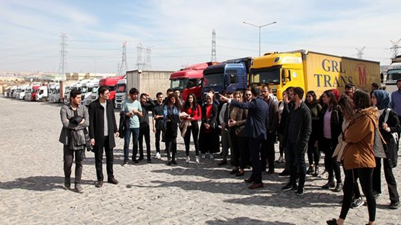 Hukuk Fakültesi öğrencileri gümrük sahasında