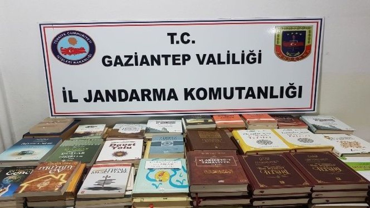 Gaziantep'te DEAŞ destekli yazıların yer aldığı yasaklı kitaplar yakalandı