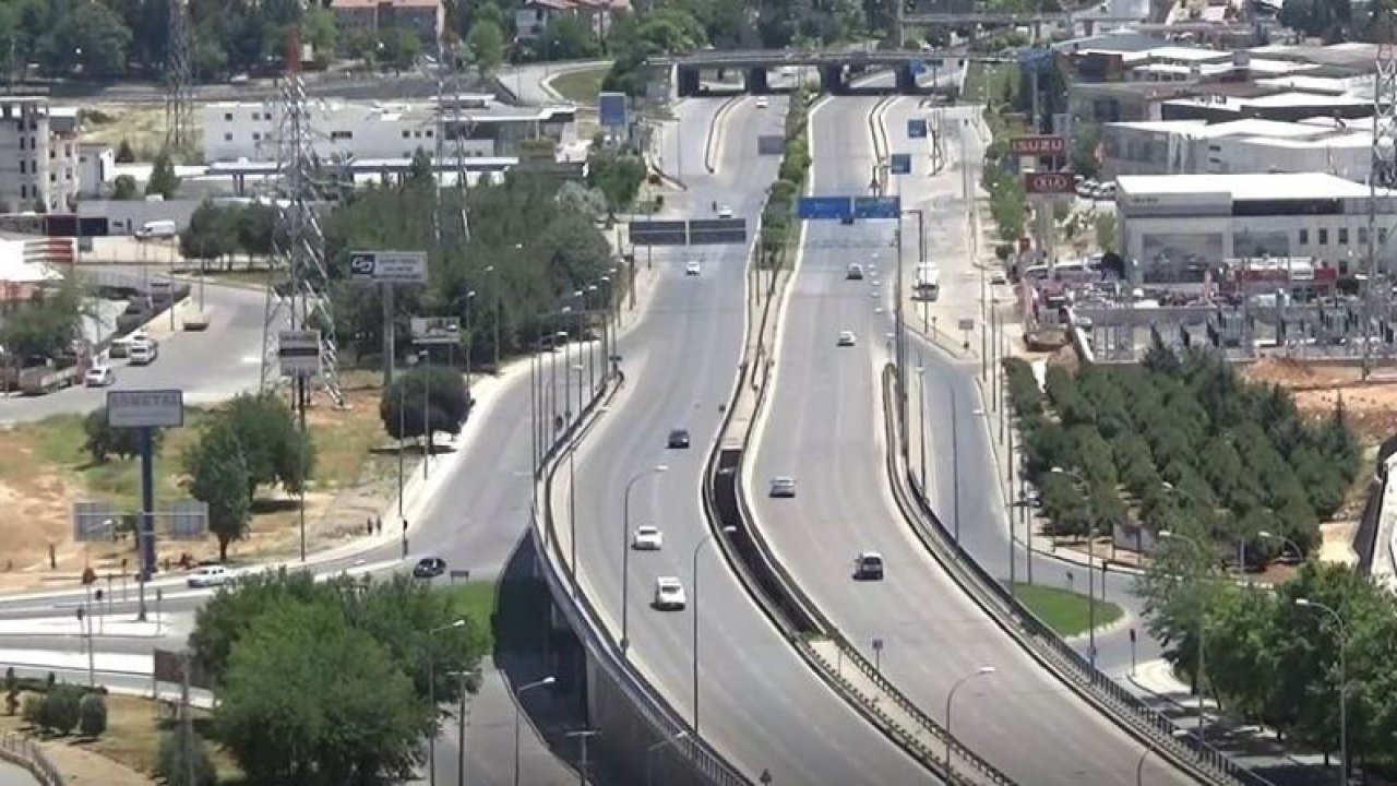 Gaziantep'te işlek cadde ve sokaklar boş kaldı