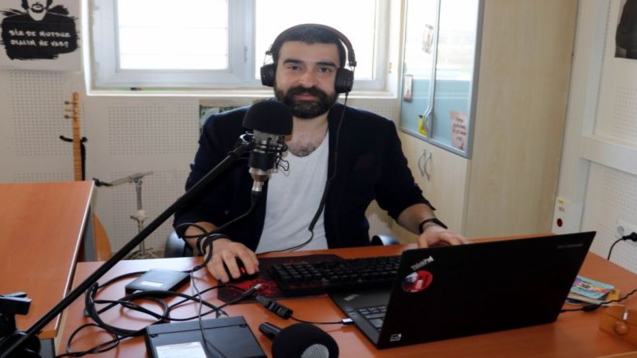 Öğretmenler kurdukları radyo ile ders veriyor