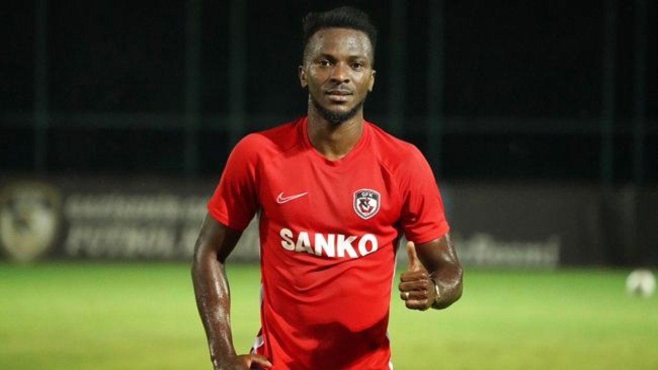 Gazişehir'de yeni transfer Kayode antrenmanda