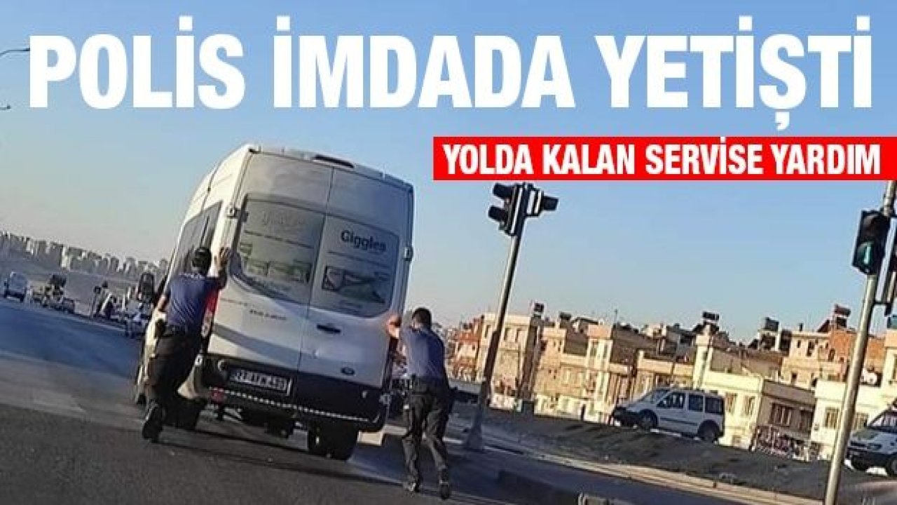 Yolda kalan işçi servisinin imdadına polisler yetişti