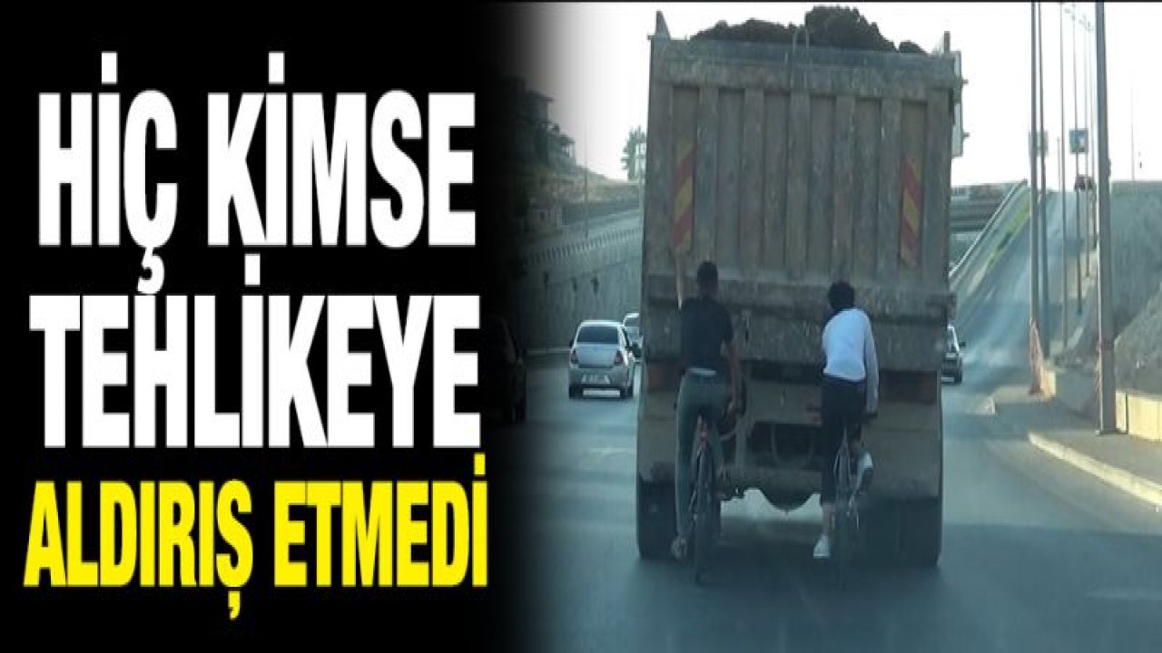 Hafriyat kamyonunun arkasına tutunan gençler böyle kaçıştı