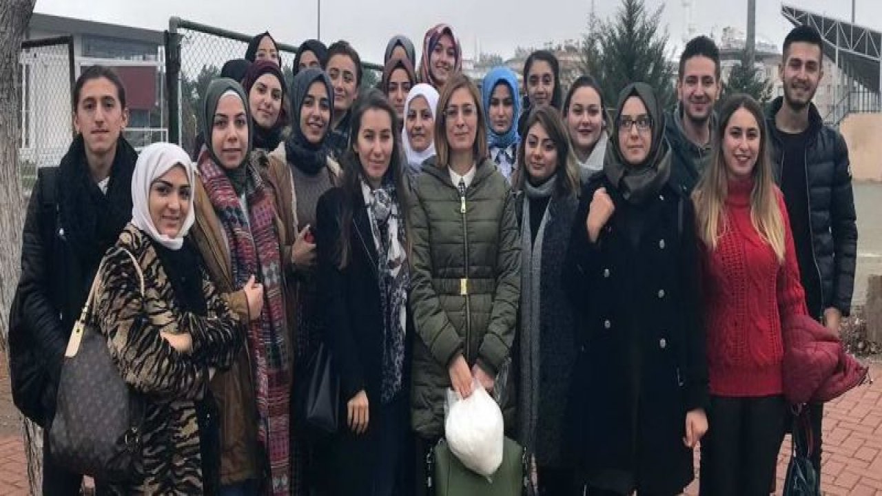 MODA VE TEKSTİL TASARIMI ÖĞRENCİLERİ KARA HOLDİNG'E TEKNİK GEZİ DÜZENLEDİ