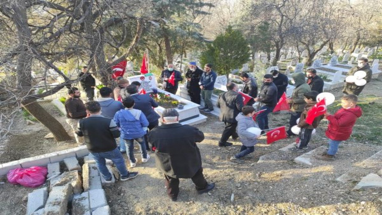 Video İzle...Suriye'nin İdlib şehrinde hain hava saldırısı sonucunda şehit olan 33 Mehmetçik Anıldı