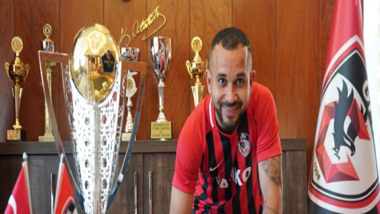 Ve.. Junior Morais'te mutlu son!