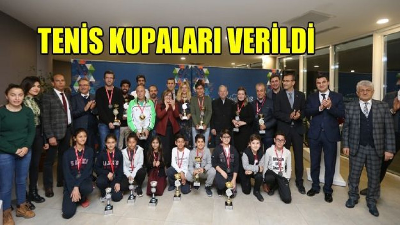 Gaziantep'te Tenis Kurtuluş Kupası ödül töreni düzenledi