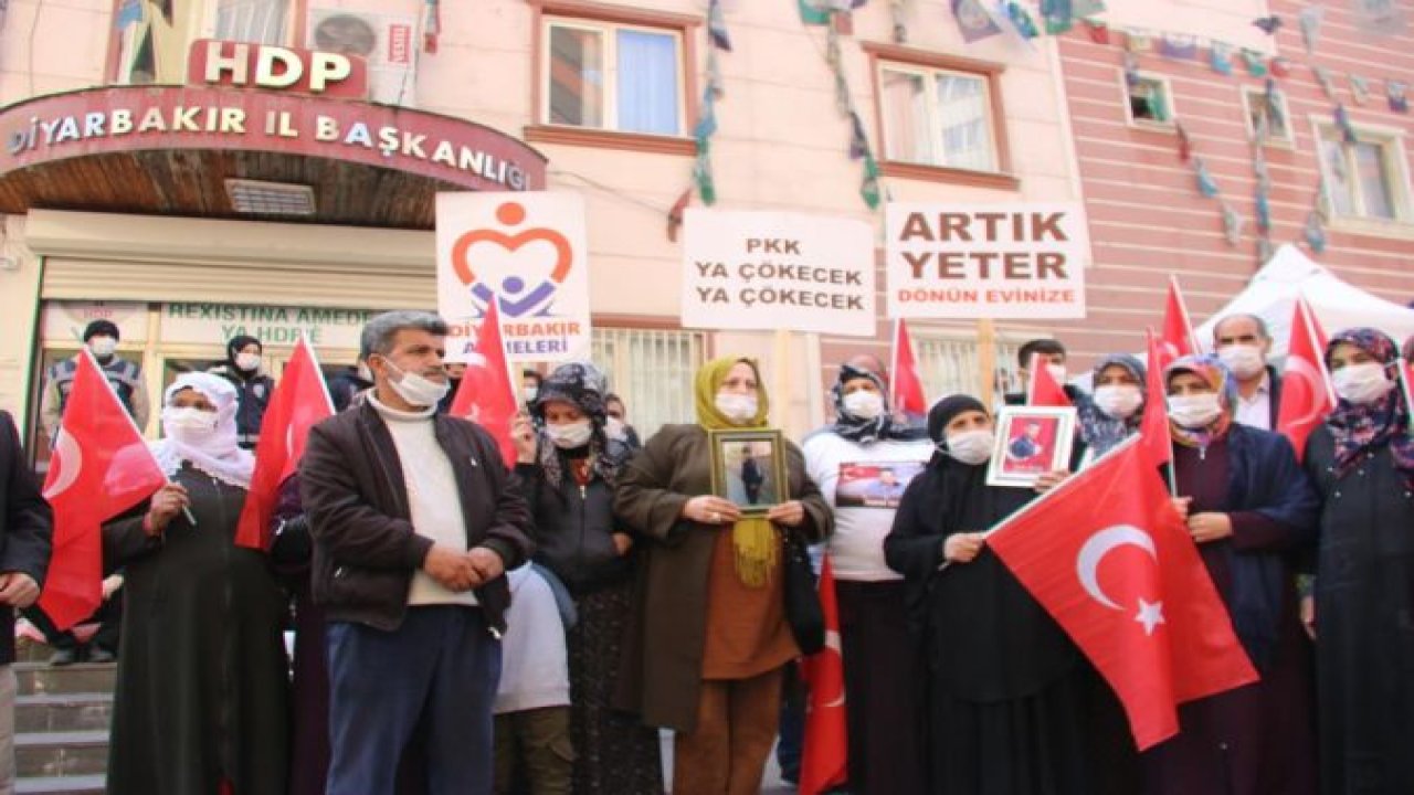 Annelerin çığlıkları yükseldikçe evlat nöbetine katılım devam ediyor