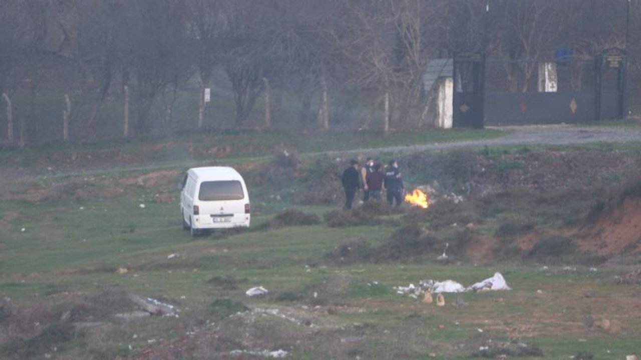 Video İzle...Sokağa çıkma kısıtlamasında piknik yaptılar, polisi görünce kaçtılar