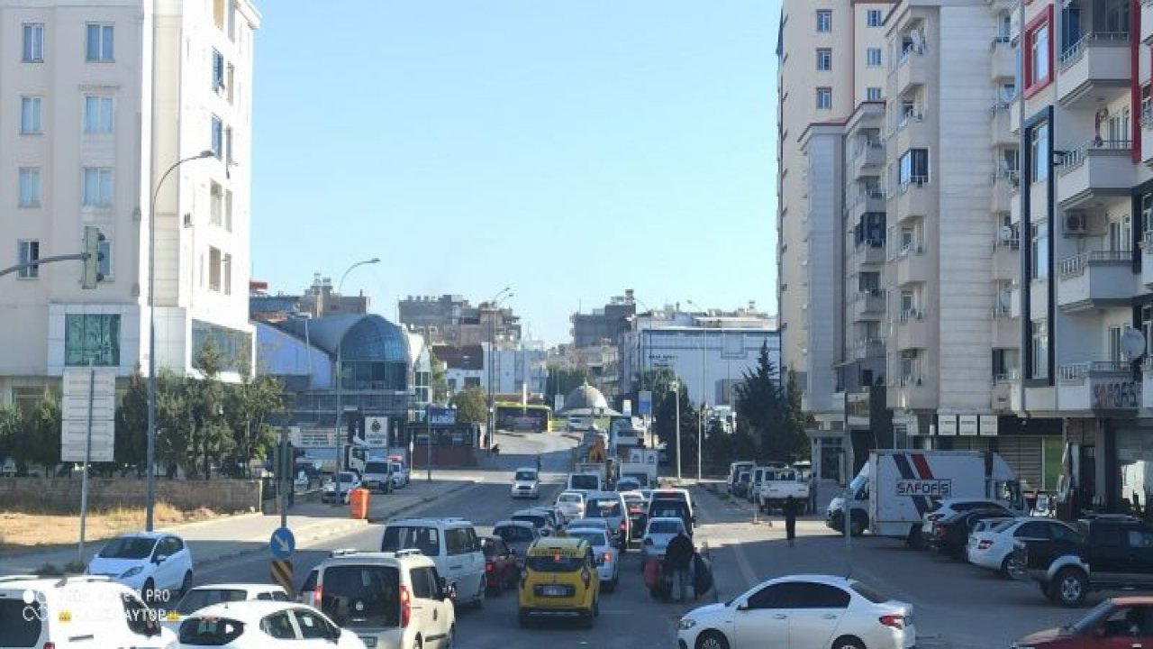 Son Dakika...Video İzle...İpek Yolu'nda Kaza Yoğunluğu...Trafik Allak Bullak...