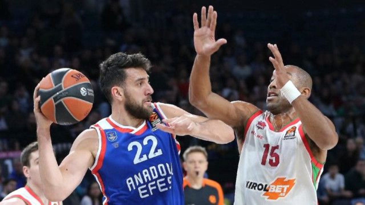 Anadolu Efes, Baskonia Engelini de Aştı: 96-85