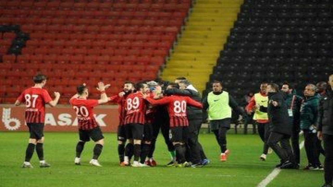 Gazişehir 2-0 kazanmayı bildi