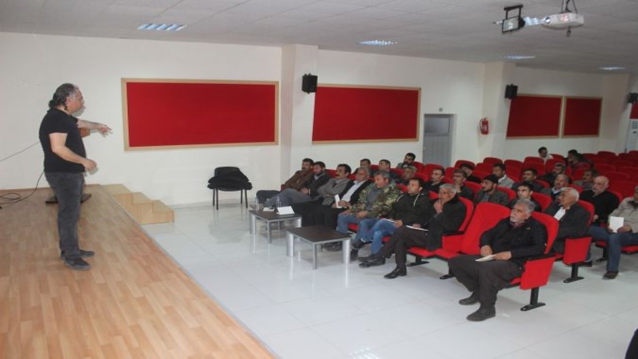 Yavuzeli'nde sandık başkanlarına seçim eğitim semineri verildi