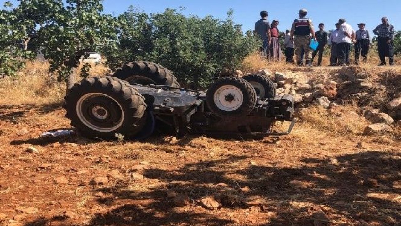 Devrilen traktörün altında kalan sürücü hayatını kaybetti Giriş:29