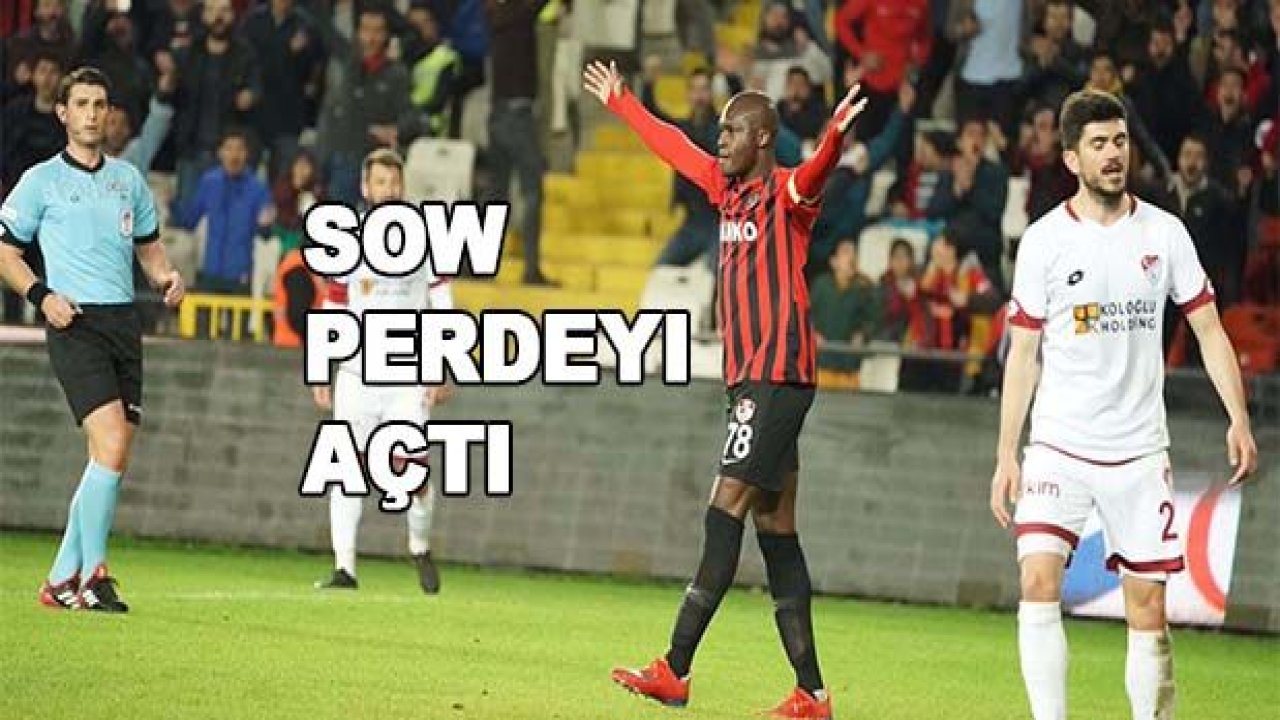 Moussa Sow perdeyi açtı!