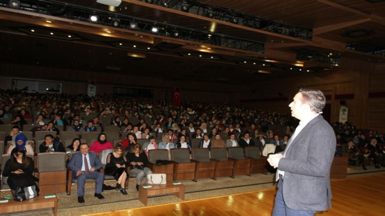 BÜYÜKŞEHİR'DEN SAĞLIK LİSESİNDE OKUYAN ÖĞRENCİLERE 'ALZHEİMER' EĞİTİMİ