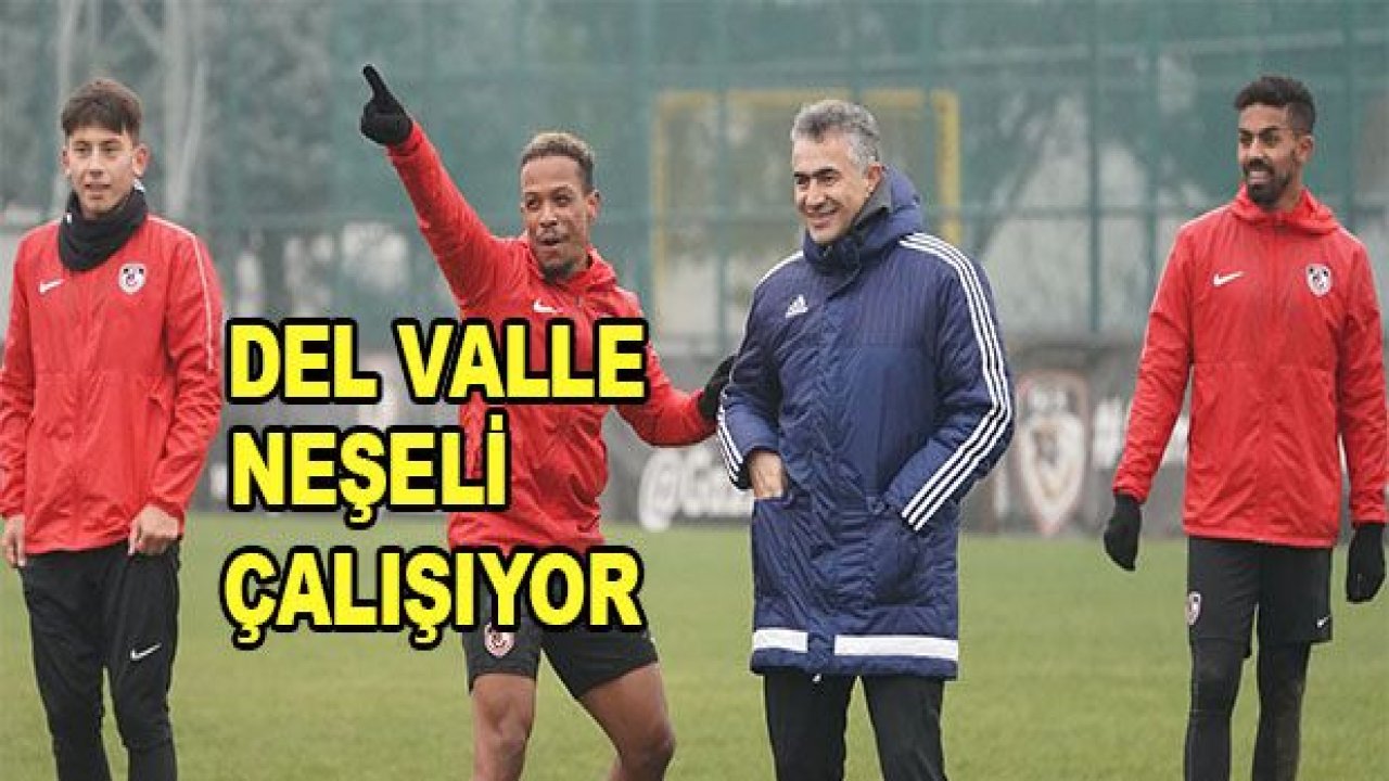 Del Valle neşeli çalışıyor