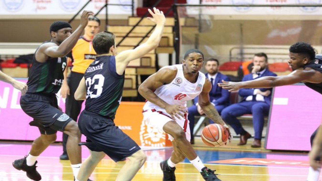 Gaziantep Basketbol farklı kazandı 83-58