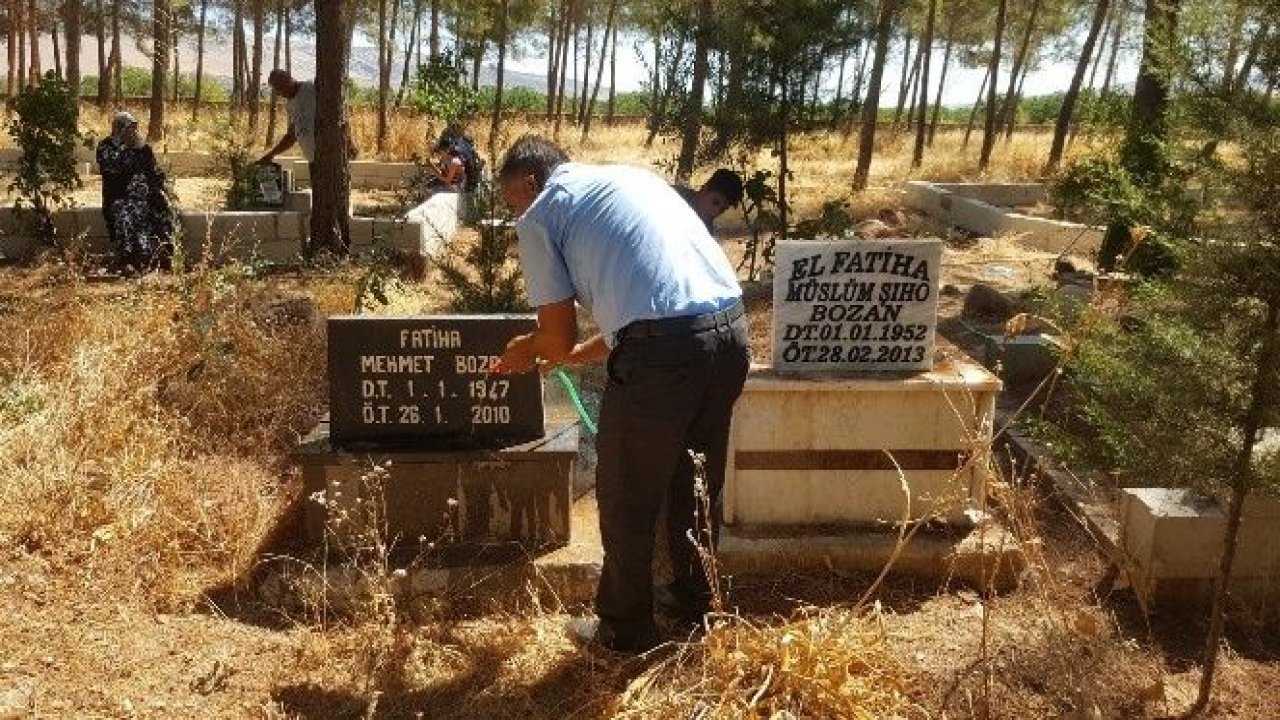 Yavuzeliler, mezarlıkları ziyaret etti