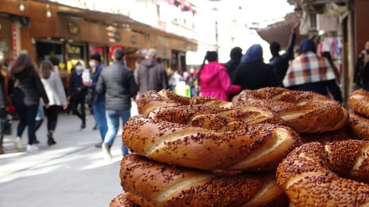 Seyyar simitçiler yasakları özlüyor