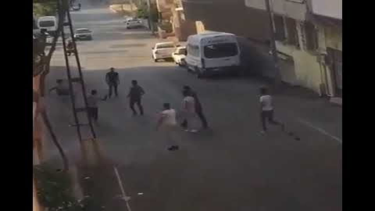 Son Dakika...Video Haber...Gaziantep'te Dehşet!Gaziantep'te Sallamalı,Sopalı ve bıçaklı kavga