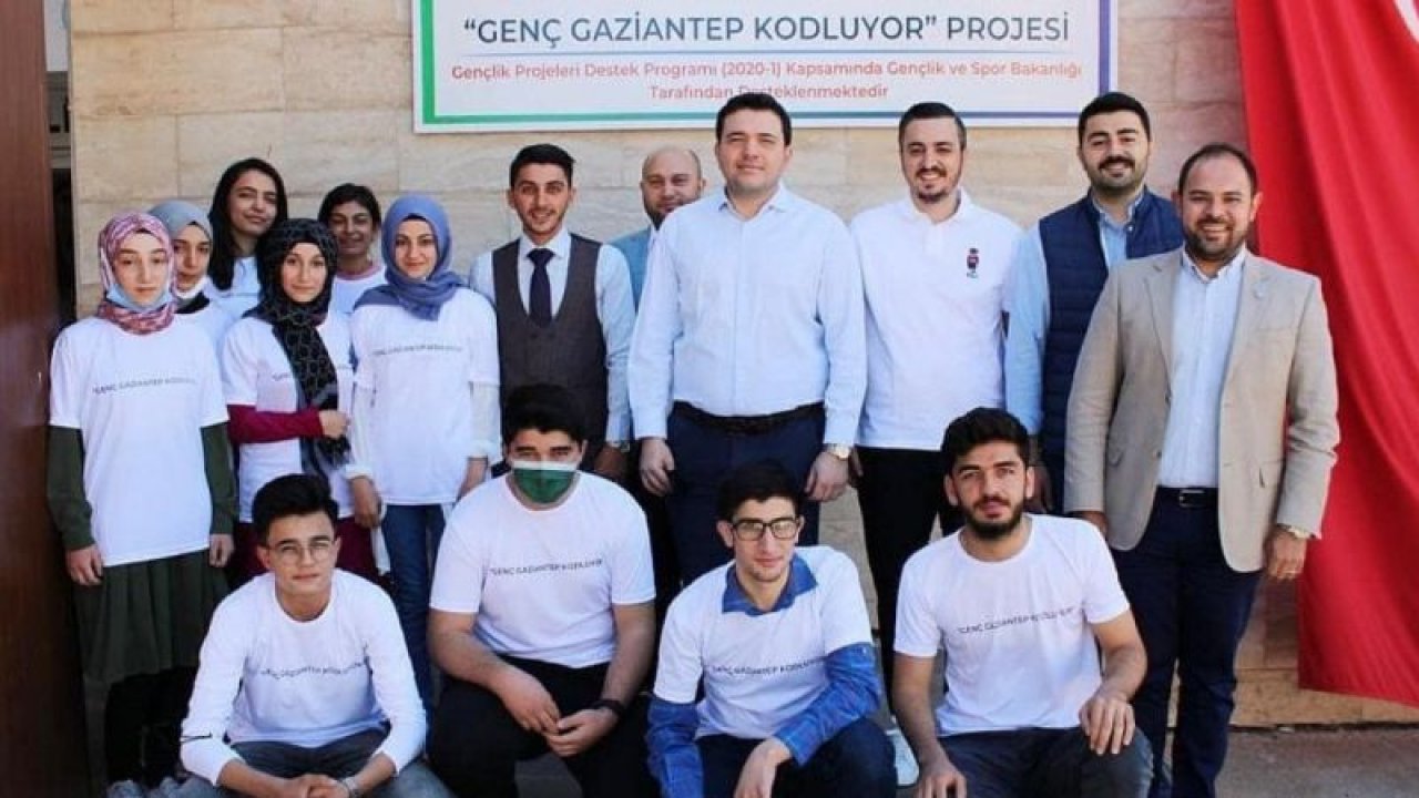 ’Genç Gaziantep Kodluyor’ projesinde eğitimler başladı