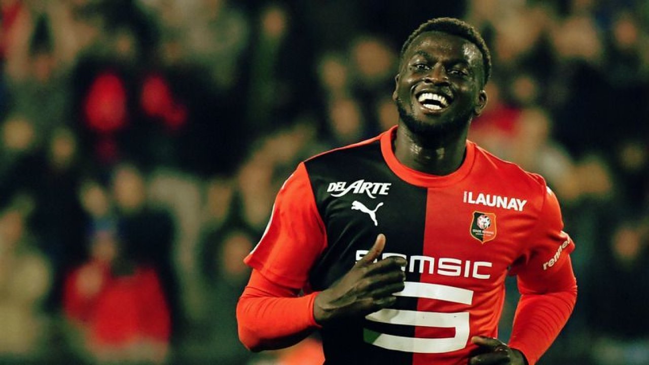 M'Baye Niang olmuyor!