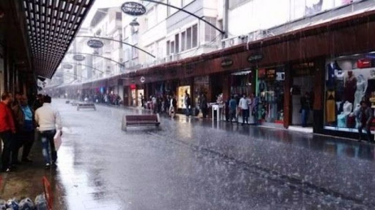 Video Haber...Gaziantep’te aniden bastıran yağmur, vatandaşları hazırlıksız yakaladı