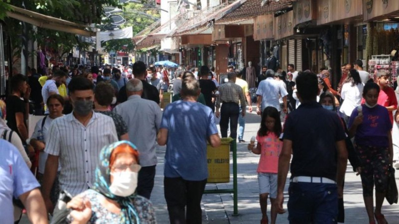 Gaziantep caddelerinde korkutan yoğunluk