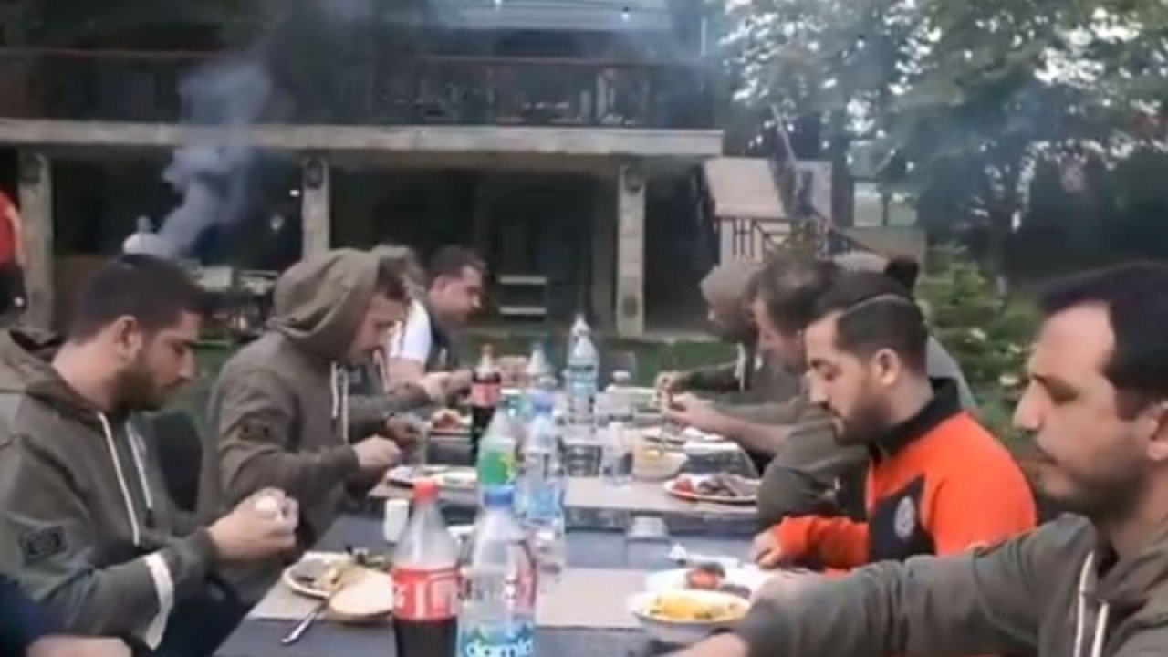 Dev adamlar barbekü partisinde buluştu