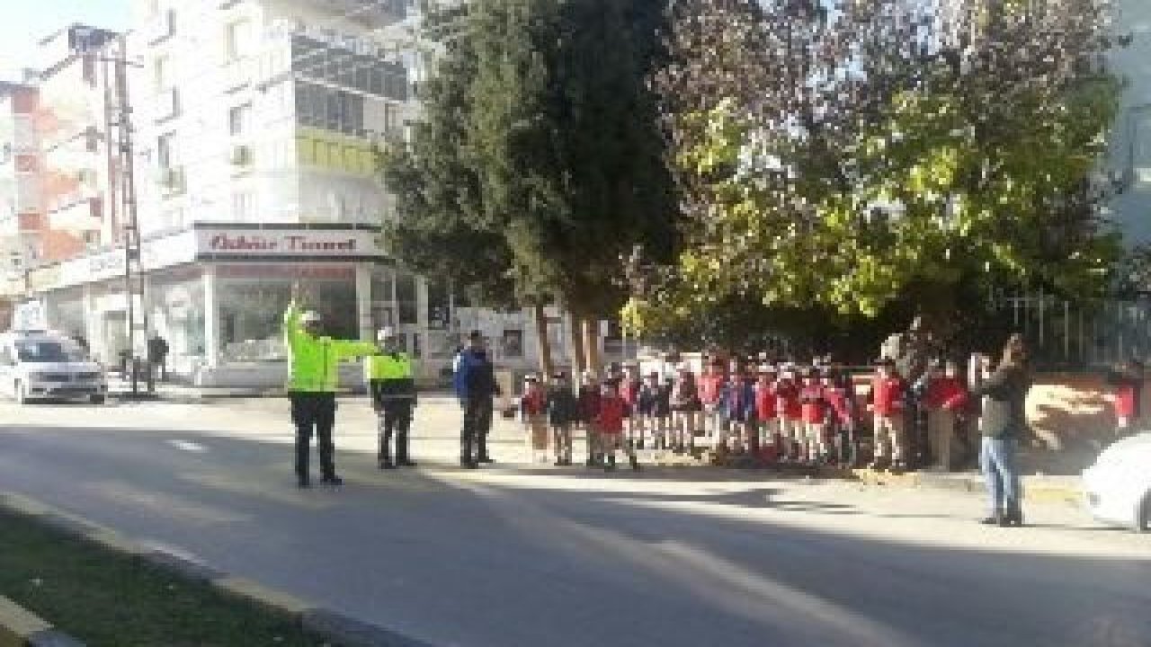 Öğrencilere trafik eğitimi