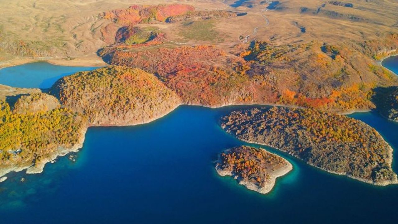 Nemrut Krater Gölü'nün sonbahar güzelliği havadan görüntülendi