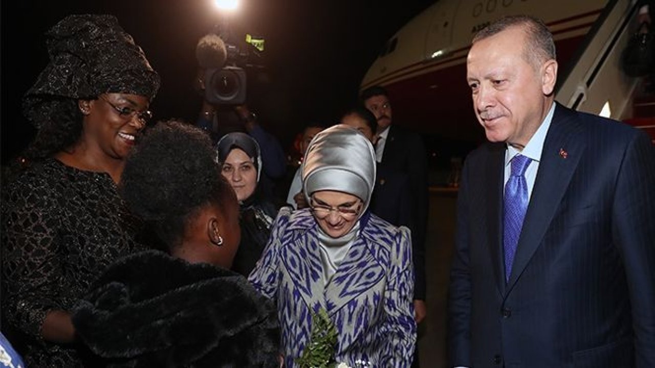 Cumhurbaşkanı Erdoğan Senegal'de resmi törenle karşılandı