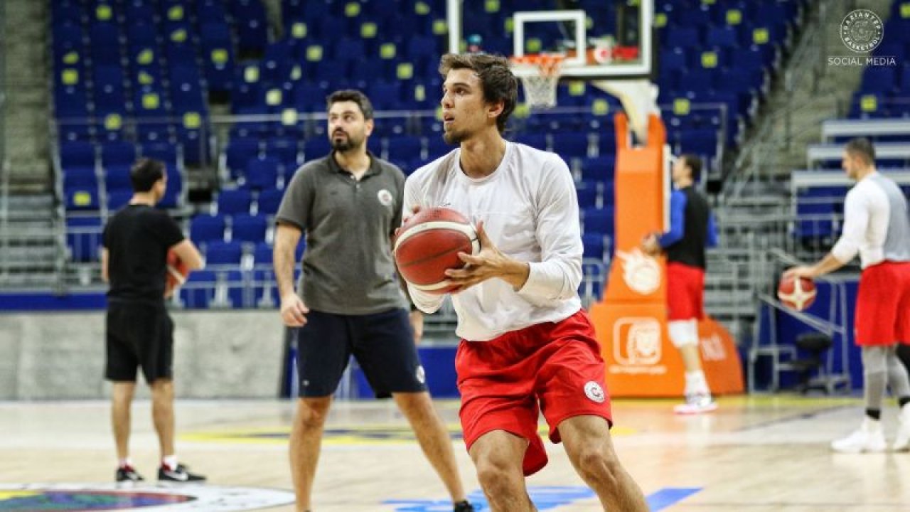 Basketçiler g.saray’a bileniyor