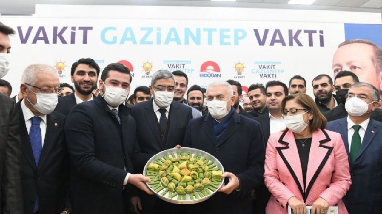 Gaziantep Ak Parti İl Gençlik Kolları Başkanı Mesut Bozatlı ve ekibinden Eski Başbakan Binali Yıldırım’a doğum günü süprizi!