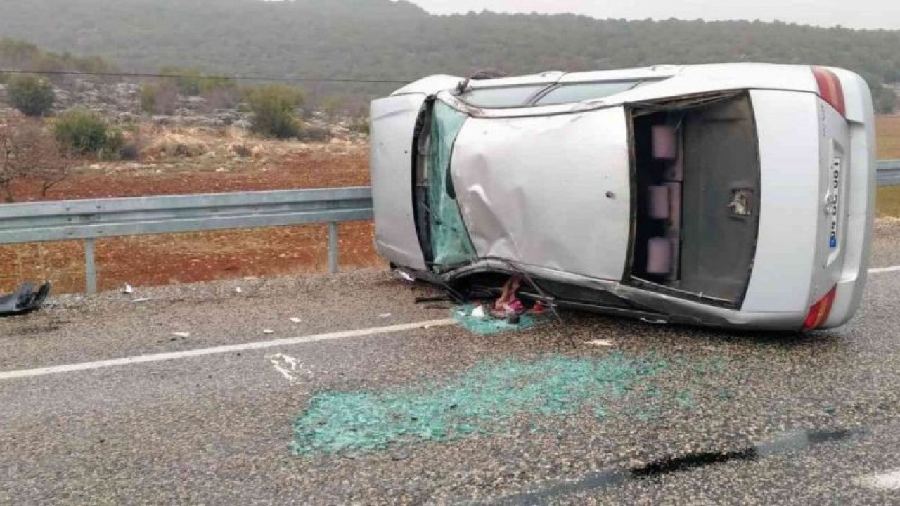 Gaziantep karayolunda takla atan otomobil ters döndü