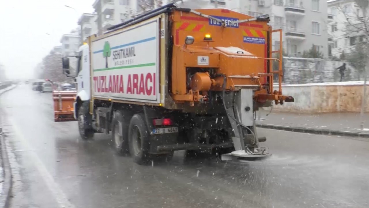 Şehitkamil genelinde tuzlama çalışmaları aralıksız sürüyor