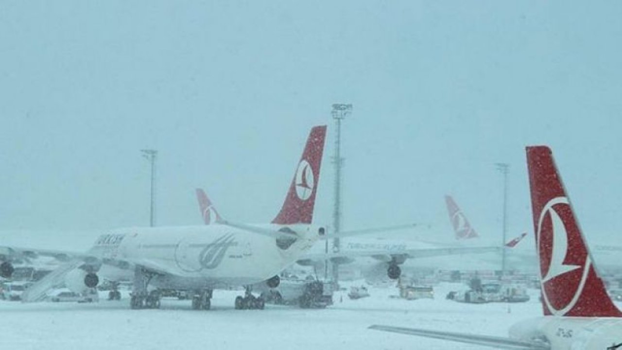 Son Dakika: Gaziantep'te Kar Yağışı Uçak Seferlerine de Darbe Vurdu!' Tüm Uçak Seferleri İptal Edildi