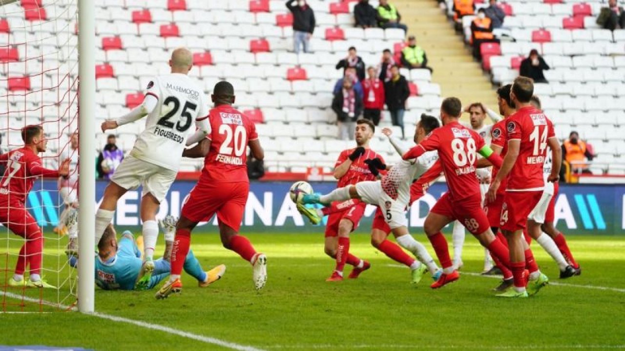 Gaziantep FK, Antalya'da tekledi