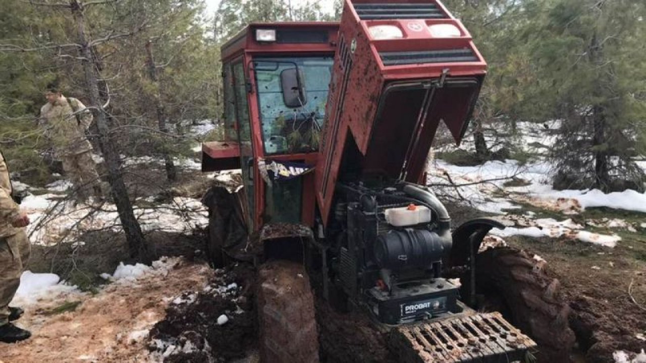 Gaziantep'te çiftliğe giren hırsızlar kullandıkları traktörü ve minibüsü bırakıp kaçtı